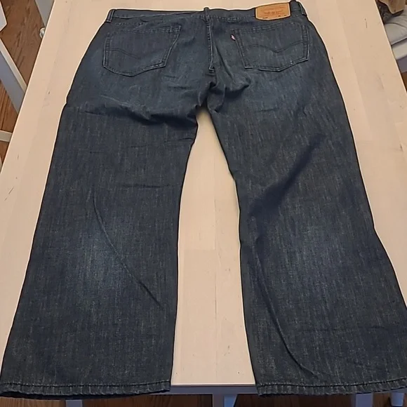 LIKE NEW Levi's 559 Relaxed Straight Medium Wash Mens Jeans - Picture 11 of 14